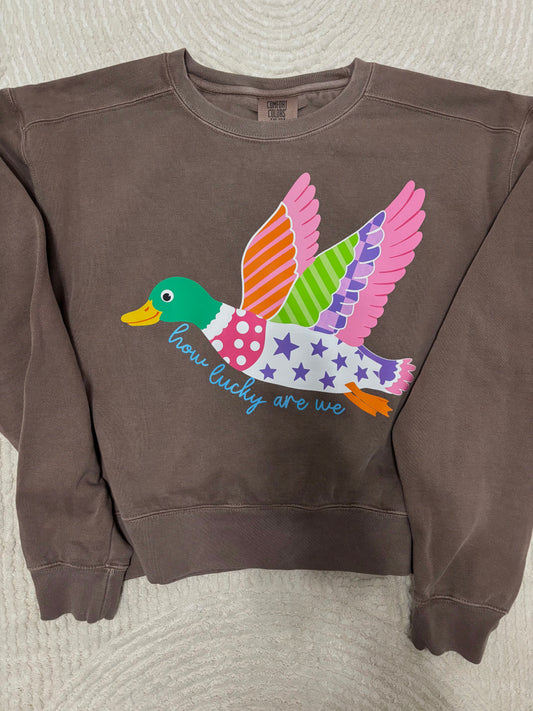 How lucky are we • Sweatshirt 🩷🦆